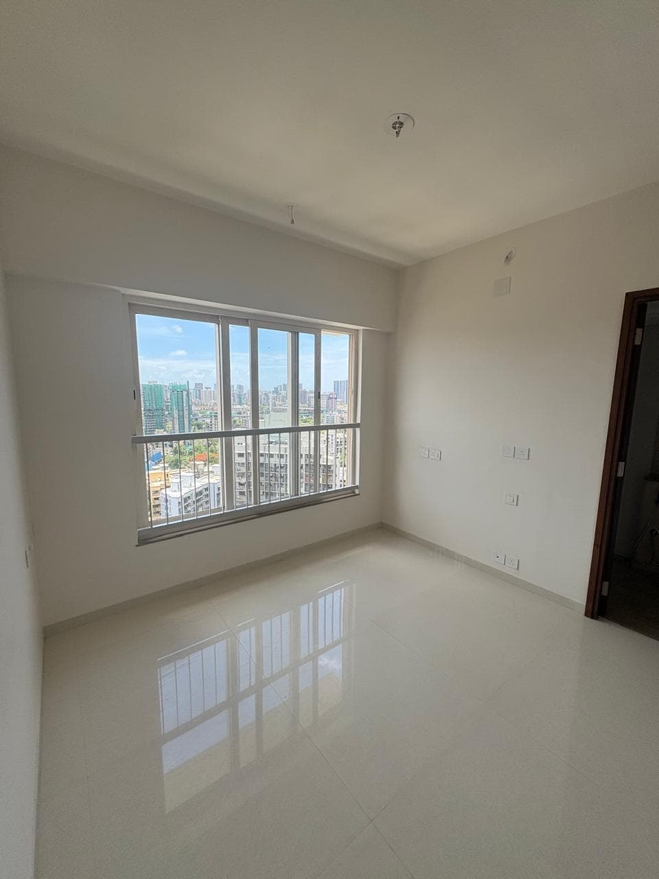 2 BHK Flat for rent in Kalpataru JVLR, Andheri East